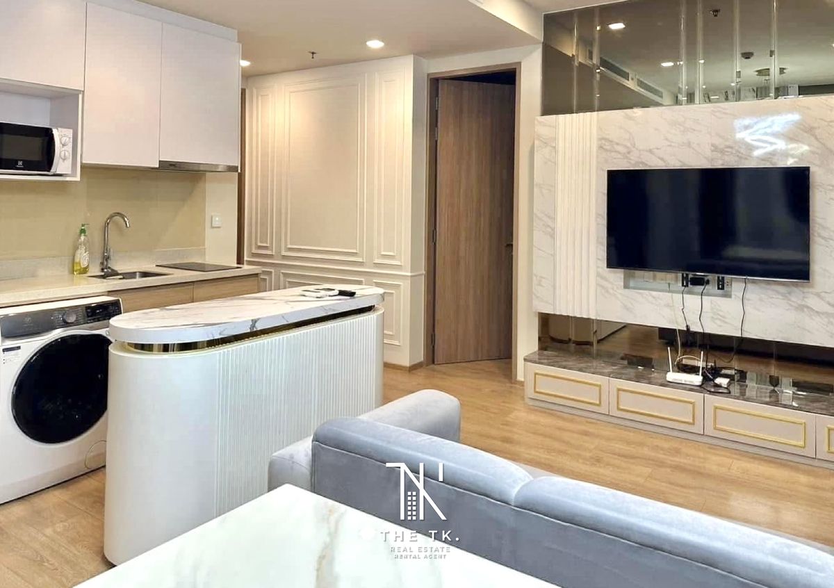 ให้เช่าคอนโดสุขุมวิท อโศก ทองหล่อ : ให้เช่าคอนโด Noble Around Sukhumvit 33 มี Wifi ขนาดห้อง 55.19 ตร.ม. 2 ห้องนอน 2 ห้องน้ำ พร้อม Wifi ตกแต่งสไตล์ Modern Luxury ใกล้ BTS พร้อมพงษ์ เพียง 530 เมตร | ติดต่อคุณทีเค Line ID @637ilhsj