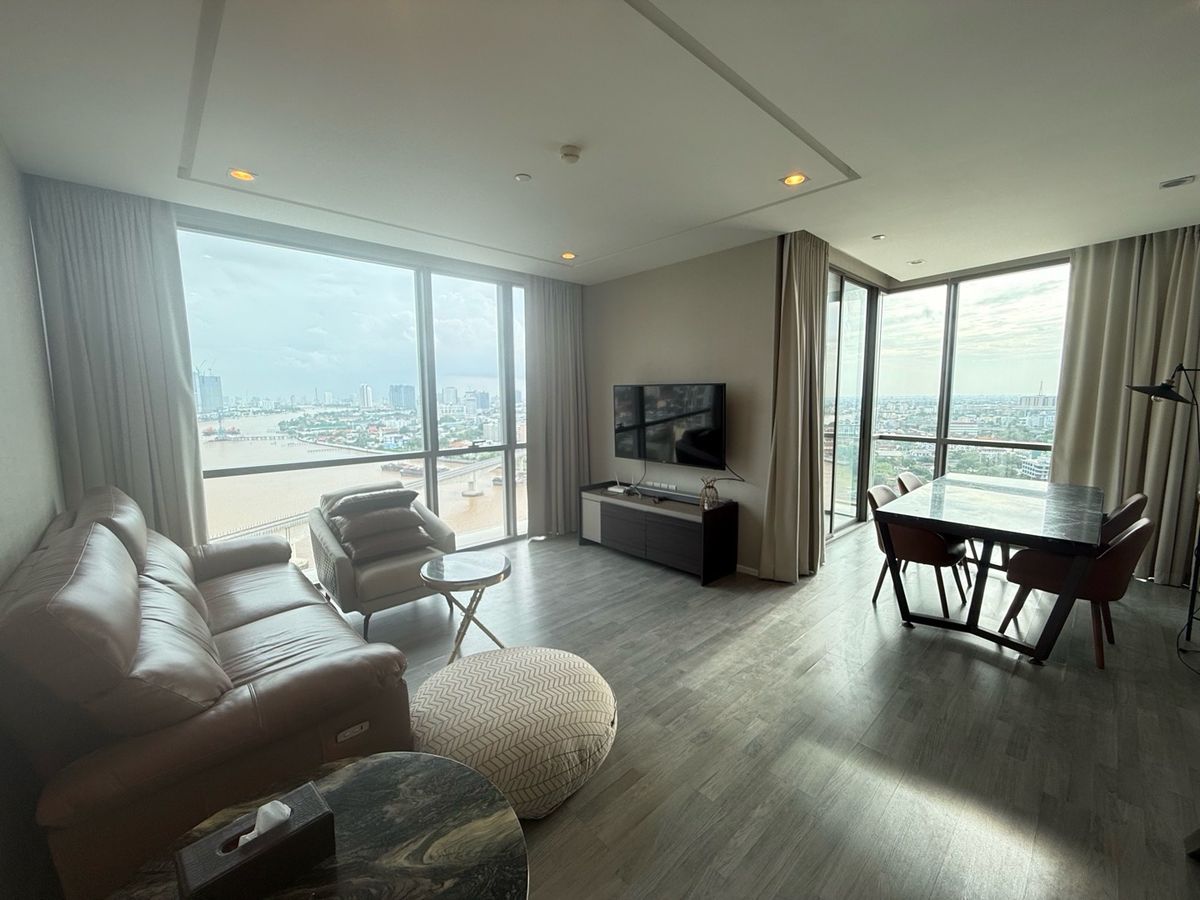 For RentCondoBang Sue, Wong Sawang, Tao Pun : Corner unit for rent, 94.5 sq.m., 2 bedrooms, 2 bathrooms. Beautiful corner room with panoramic river curve view. Tel. 095 654 4949.