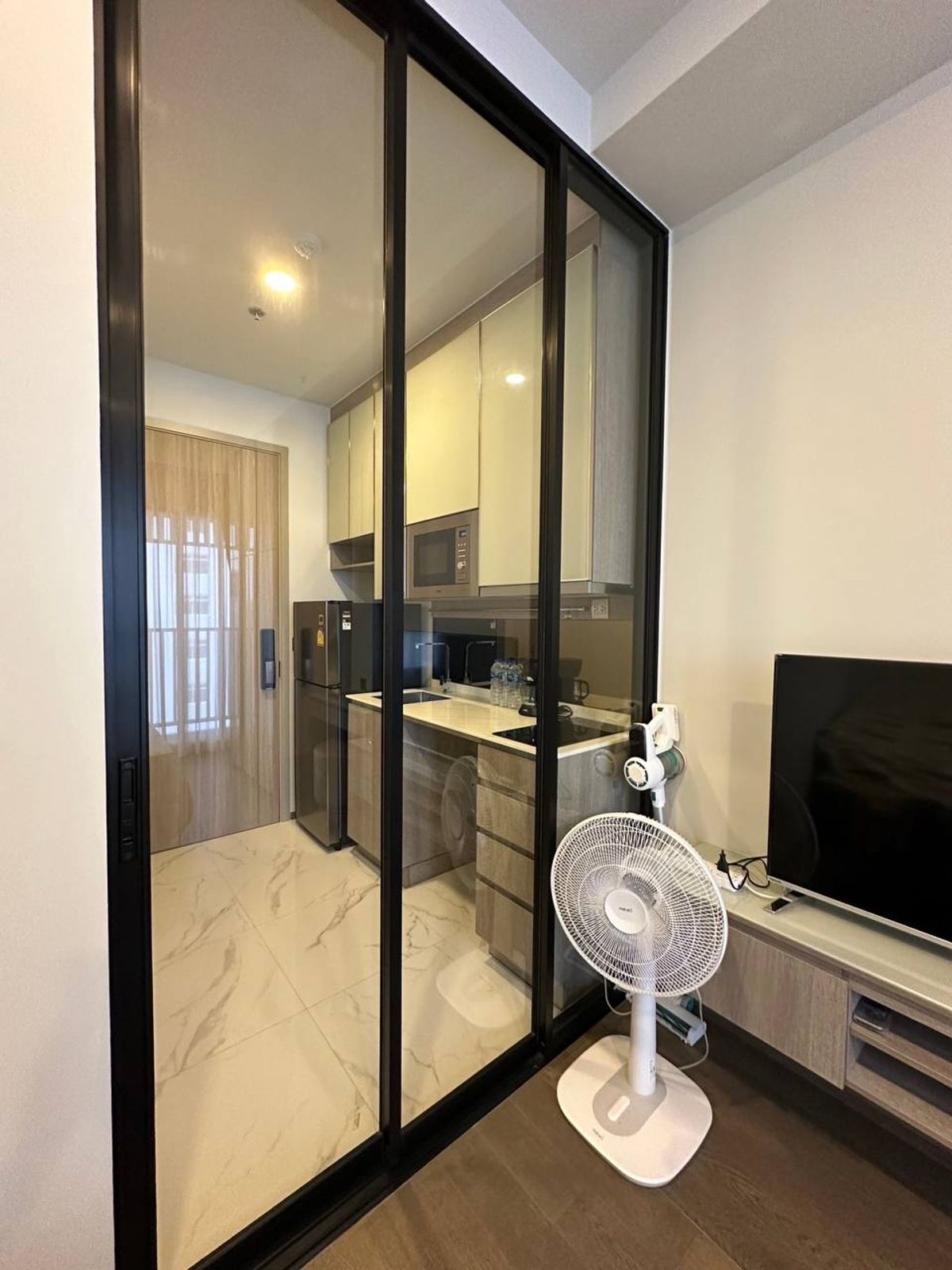 ให้เช่าคอนโดราชเทวี พญาไท : Park Origin Phayathai【𝐑𝐄𝐍𝐓】🔥สวยครบทุกมุม จัดสรรพื้นที่อย่างชาญฉลาด ใช้งานได้คุ้มทุกตารางเมตร🔥  ติดต่อไลน์ไอดี: @hacondo