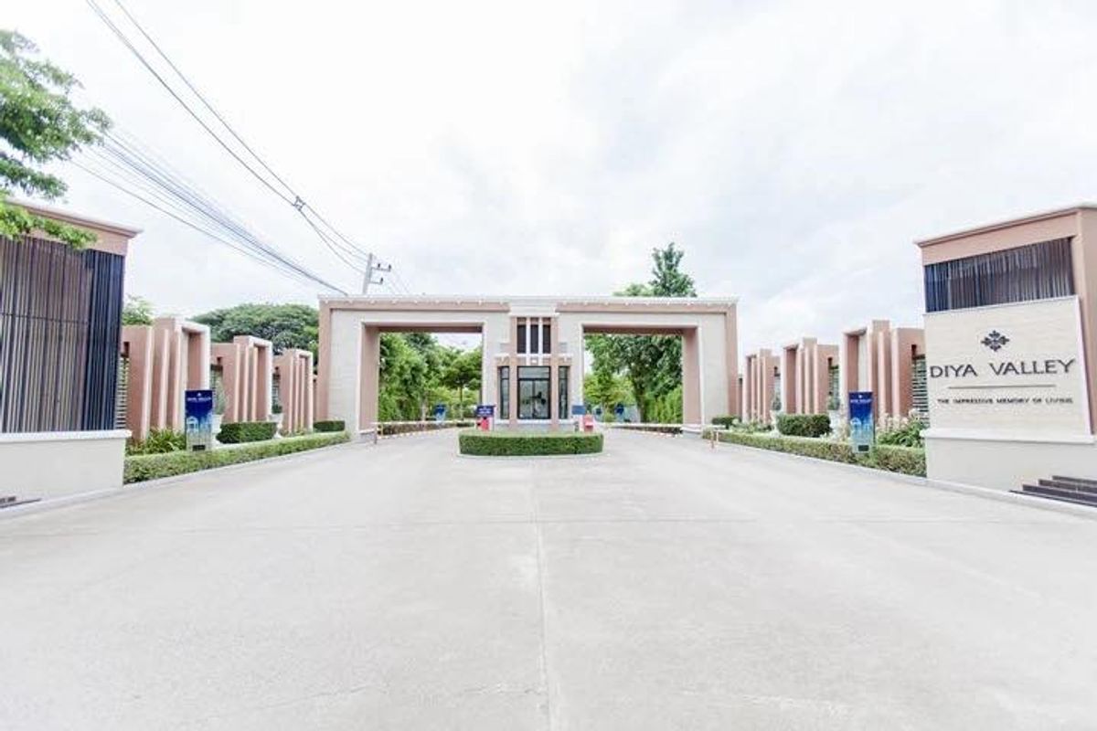For RentTownhomeChiang Mai : 🏡 Modern 4-Bedroom Townhome for Rent Near 89 Plaza – Chiang Mai 📍 Location: Diya Valley, Saraphi (Near 89 Plaza)