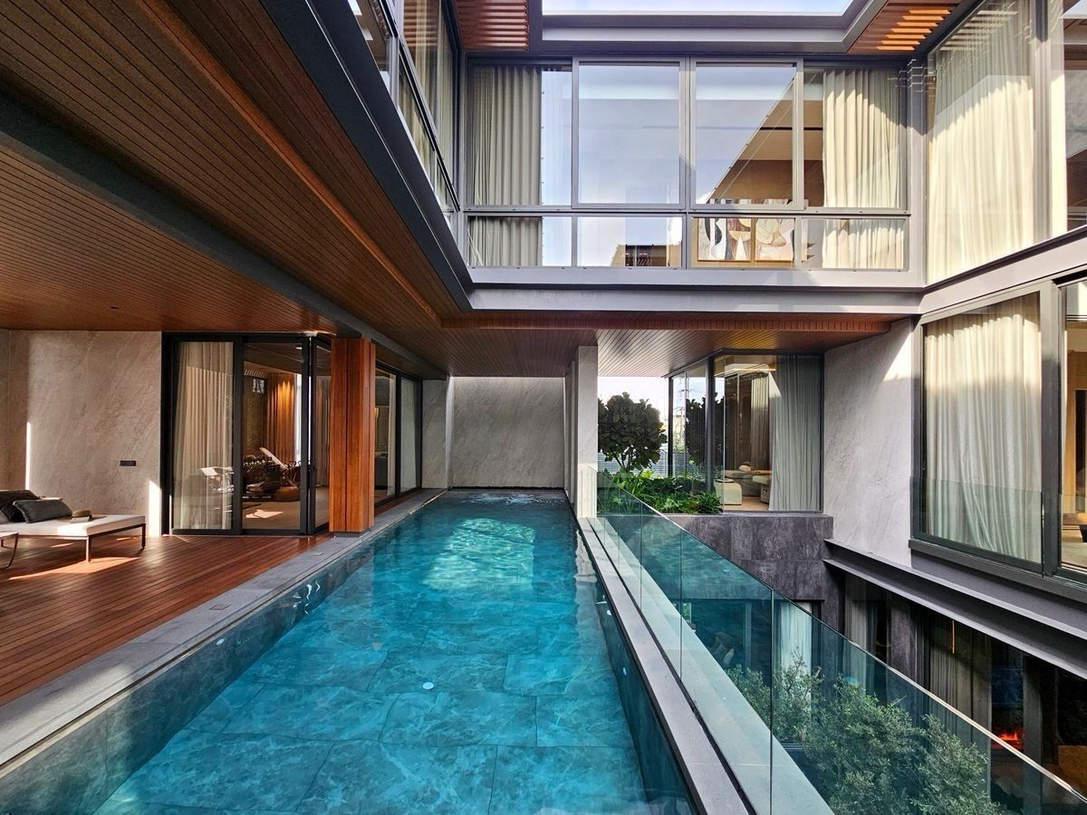 ขายบ้านบางซื่อ วงศ์สว่าง เตาปูน : SONLE RESIDENCES (ซันเล เรสซิเดนเซส) 5 bed 8 bath ขนาด 1,365 Sq.m  MRT วงศ์สว่าง ราคา  240 MB*