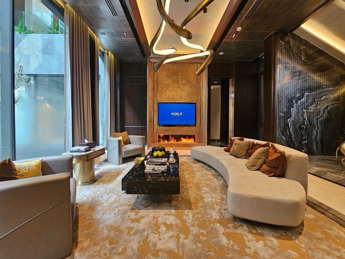 For SaleHouseBang Sue, Wong Sawang, Tao Pun : 📍Sonle Residences (Sunle Residence), 3-story luxury detached house on Ratchadaphisek Road, near MRT Wongsawang, only 5 units. Contact 086-795-9997 (JIM).