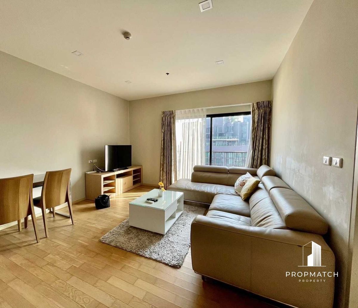 ขายคอนโดสุขุมวิท อโศก ทองหล่อ : ✨Flash Deal ✨Noble Reveal Ekkamai ( 1Bed 1Bath 49SQM.) พร้อมอยู่ ! เพียง  5,790,000 บาท Tel.0981315848 @propmatch