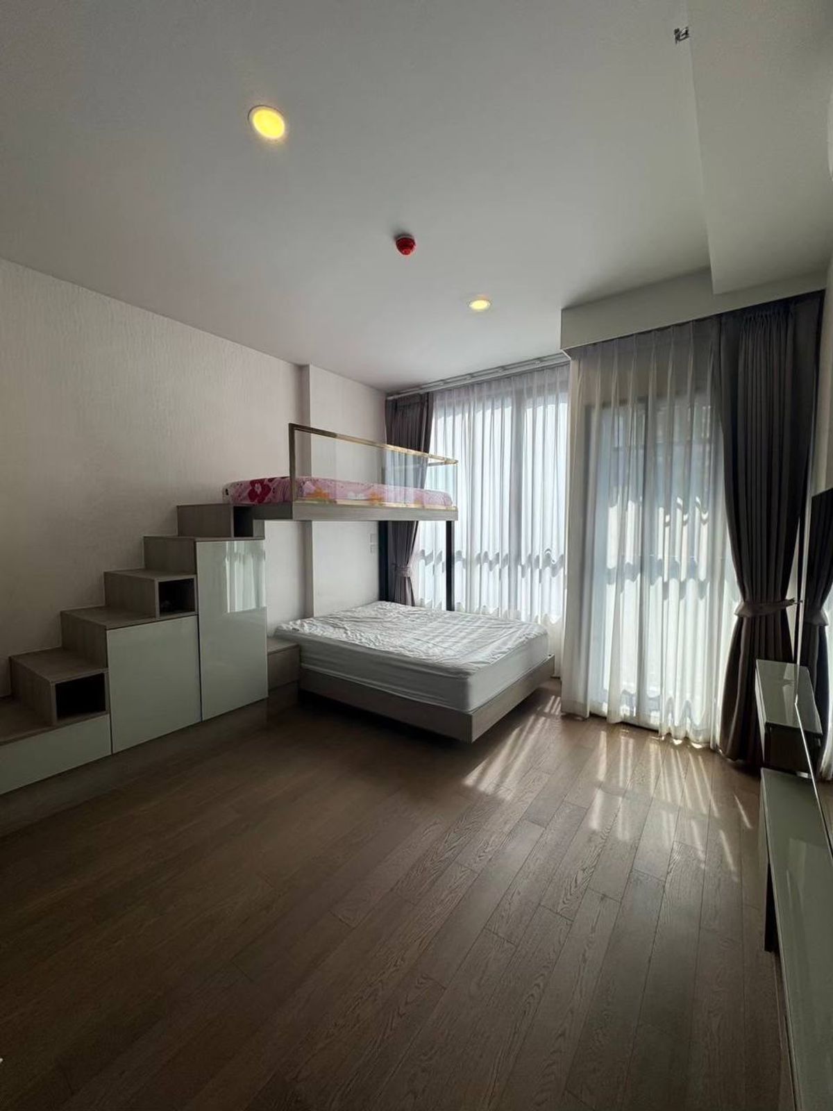 For RentCondoRatchathewi,Phayathai : Park Origin Phayathai【𝐑𝐄𝐍𝐓】🔥Experience something special every day with our modern design rooms and breathtaking views🔥  Contact Line ID: @hacondo