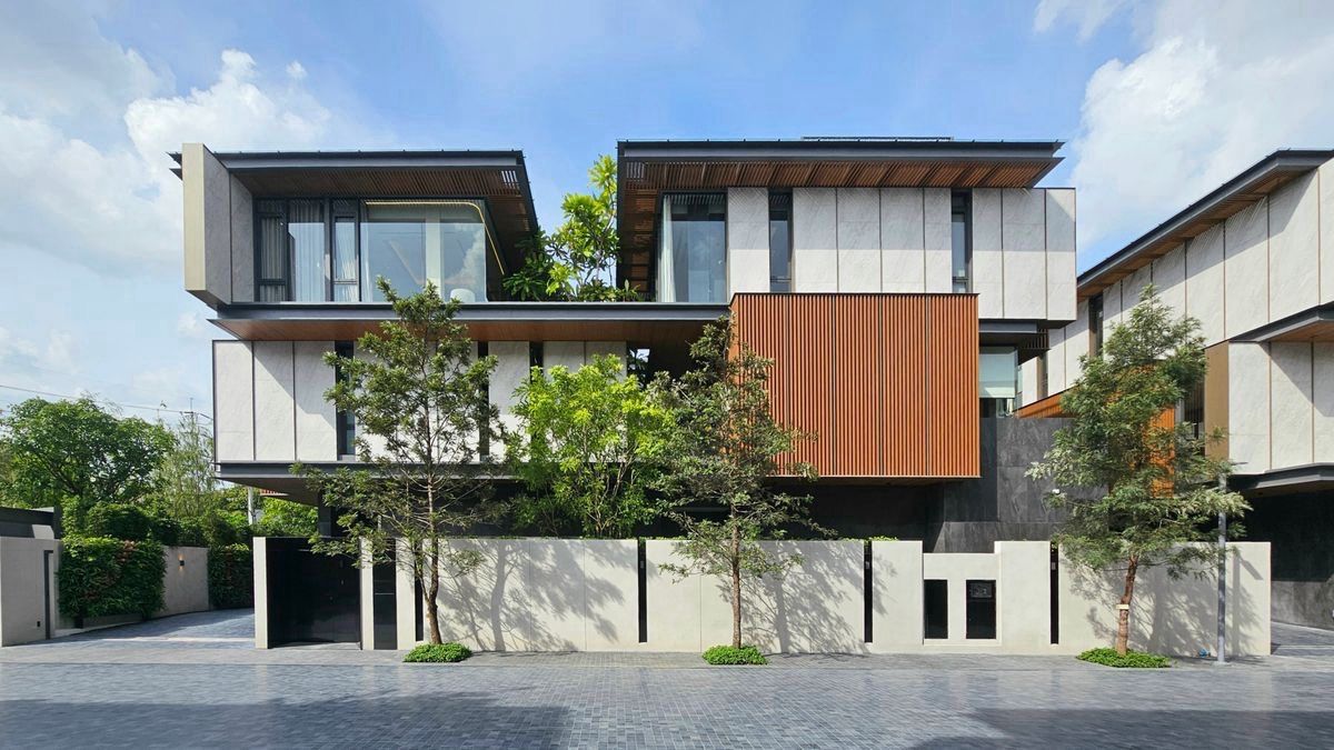 For SaleHouseBang Sue, Wong Sawang, Tao Pun : 📍Sonle Residences (Sunle Residence), 3-story luxury detached house on Ratchadaphisek Road, near MRT Wongsawang, only 5 units. Contact 086-795-9997 (JIM).