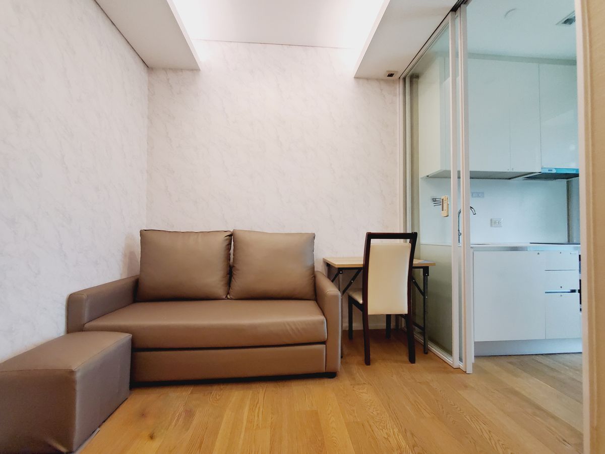 ให้เช่าคอนโดลาดพร้าว เซ็นทรัลลาดพร้าว : The Saint Residence  ✨ เช่าเพียง 15,000 ✨ 1 ห้องนอน แต่งสวย   📞 Line : @pukkhome