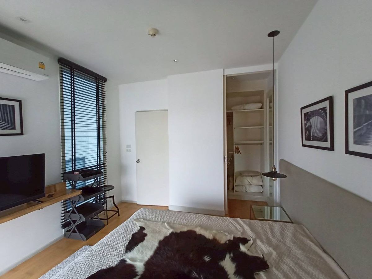 ให้เช่าคอนโดราชเทวี พญาไท : Villa Rachatewi【𝐑𝐄𝐍𝐓】🔥Less is More เรียบง่ายแต่ครบครันในทุกฟังก์ชัน พื้นไม้สวยตัดกับเฟอร์ดำอย่างลงตัว🔥  ติดต่อไลน์ไอดี: @hacondo