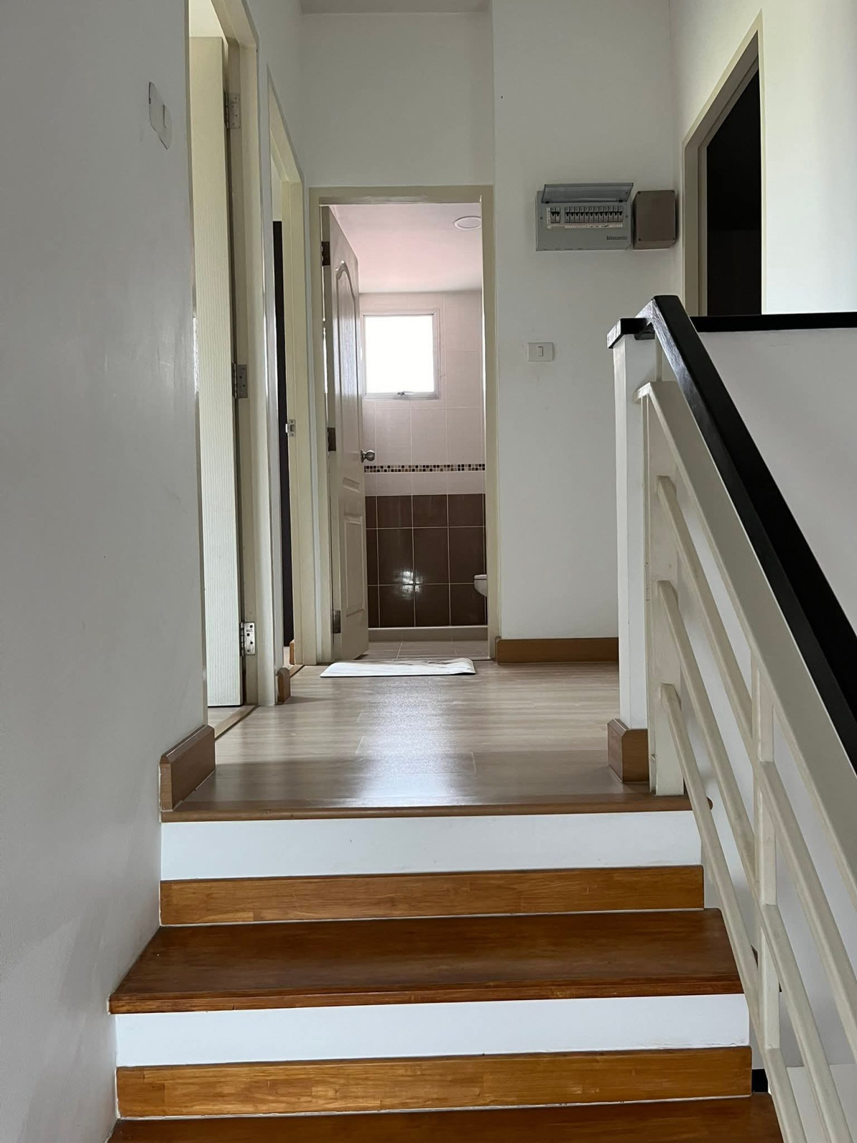 ขายบ้านนวมินทร์ รามอินทรา : ขายบ้าน เนเบอร์โฮม วัชรพล หน้ากว้าง สามวาตะวันตก เขต คลองสามวา กรุงเทพ CX-145709