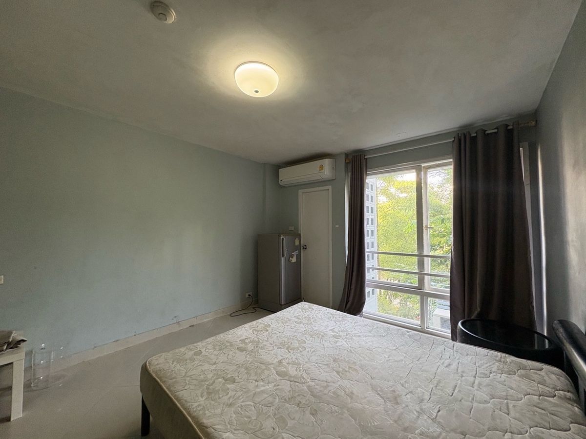 For RentCondoRama9, Petchburi, RCA : For rent: I-House Condo RCA.