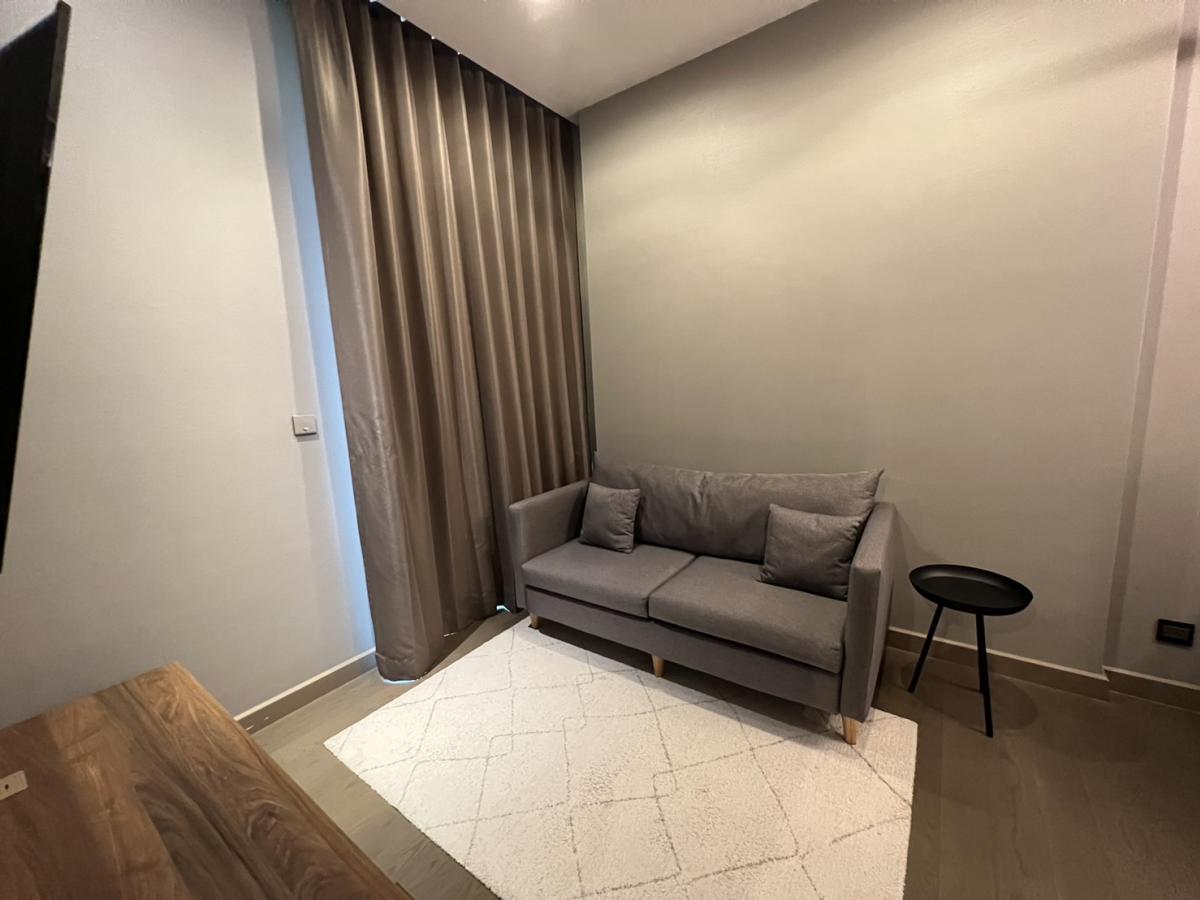 ขายคอนโดพระราม 9 เพชรบุรีตัดใหม่ RCA : 28/02/2026, รวมค่าโอนหรูหรากลางใจเมือง! THE ESSE at SINGHA COMPLEX 1 ห้องนอน พร้อมวิวพิเศษ ใกล้ BTS/MRT เพชรบุรี ราคา 12.5 ล้าน นัดชมห้องทันที!