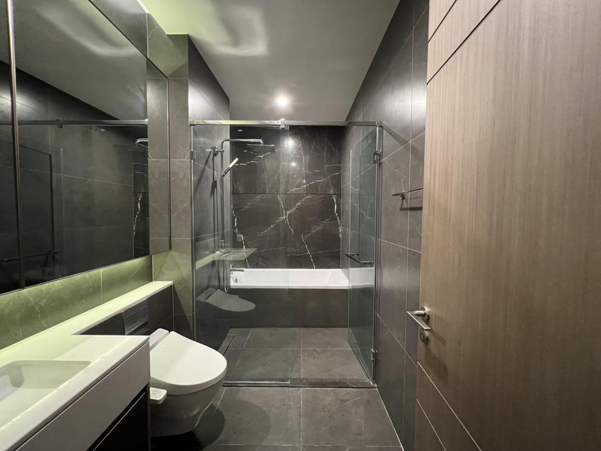 ขายคอนโดพระราม 9 เพชรบุรีตัดใหม่ RCA : 28/02/2026, รวมค่าโอนหรูหรากลางใจเมือง! THE ESSE at SINGHA COMPLEX 1 ห้องนอน พร้อมวิวพิเศษ ใกล้ BTS/MRT เพชรบุรี ราคา 12.5 ล้าน นัดชมห้องทันที!