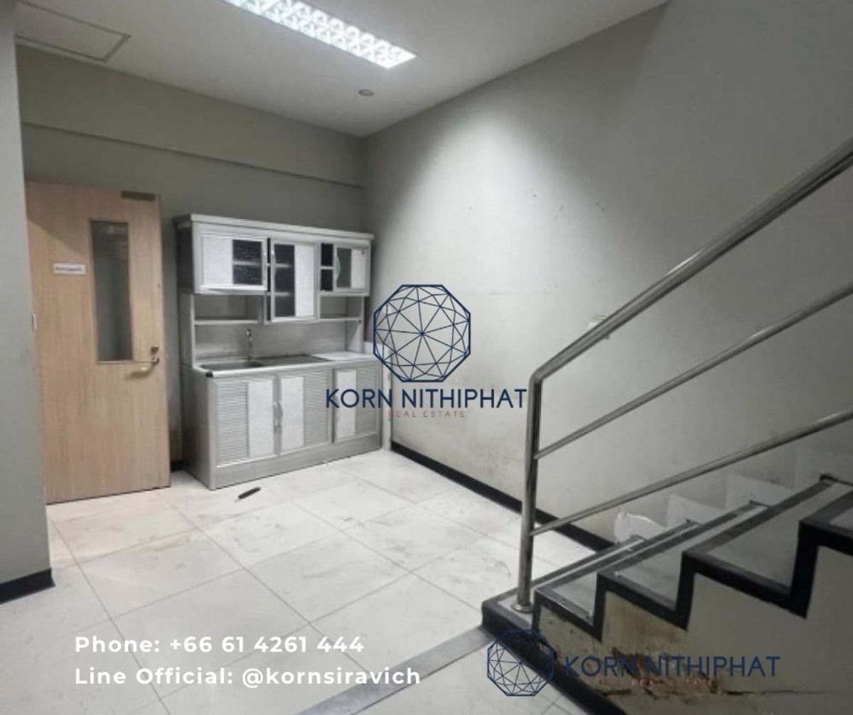 ให้เช่าอาคารพาณิชย์เยาวราช บางลำพู : ปล่อยเช่า อาคาร 3 คูหา 4 ชั้น ริมถนนเยาวราช แหล่งท่องเที่ยว ต่างชาติ ใกล้ รถไฟฟ้า MRT วัดมังกร 450 เมตร ทำเลดี ตึกเด่น เข้าออกง่าย เหมาะค้าขายเชิงพาณิชย์ เช่าระยะยาวได้