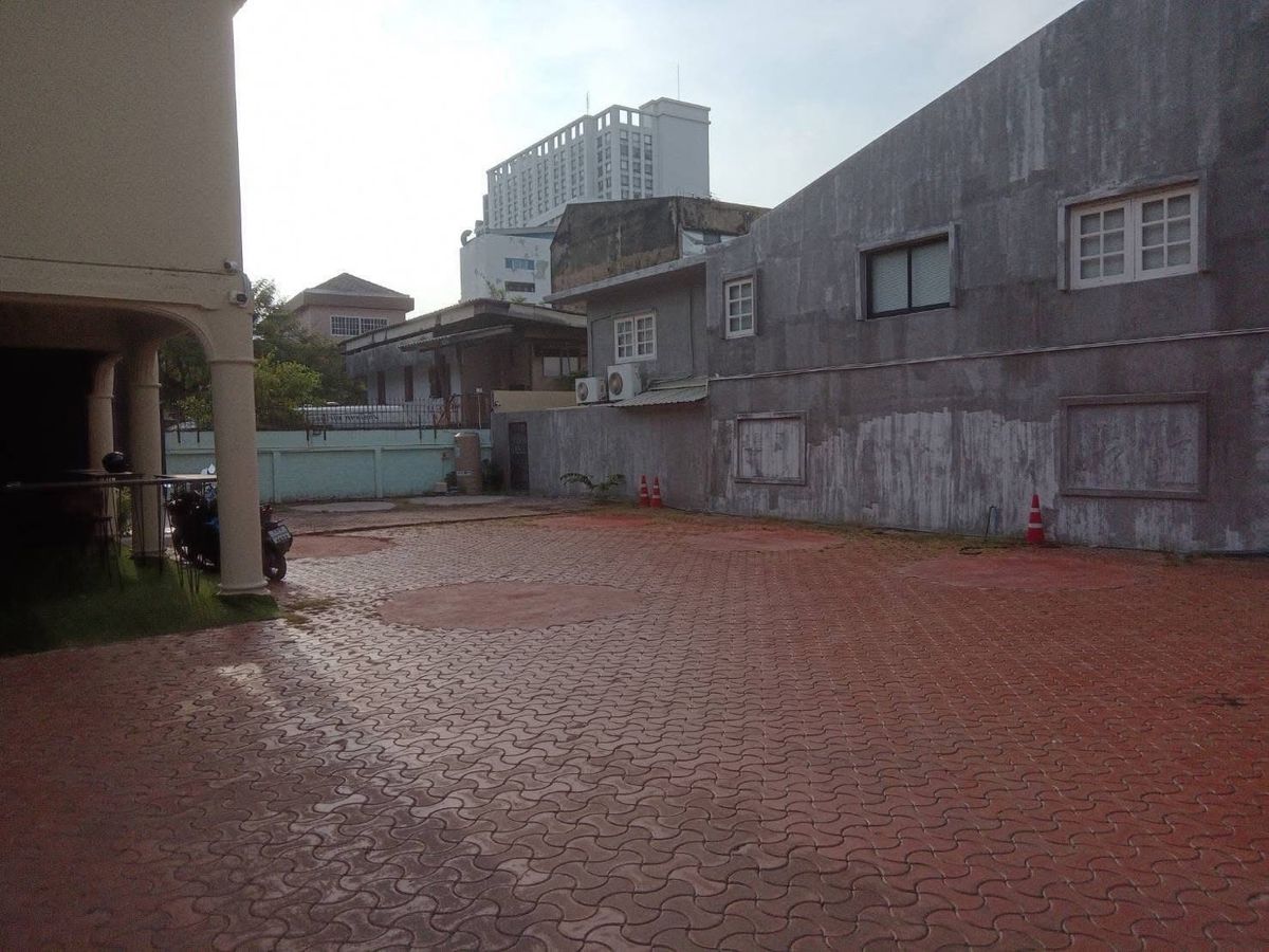 ให้เช่าร้านค้า/ตลาดนัดสะพานควาย จตุจักร : ปล่อยเช่า บ้านเช่าทำธุรกิจ อินทามระ 3 บนที่ดิน 307 ตารางวา จอดรถได้หลายคัน ทำเล ย่าน อารีย์ - พญาไท กรุงเทพมหานคร 