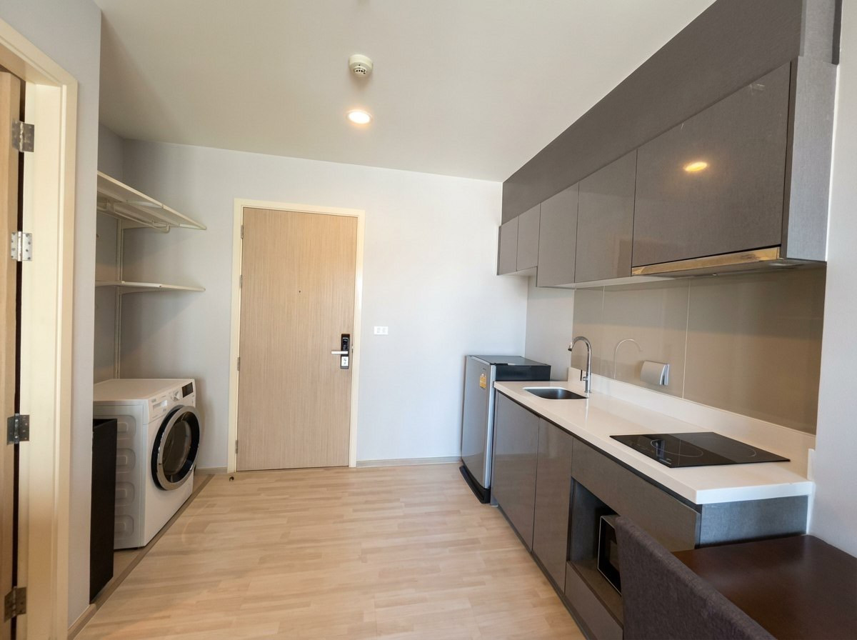 For SaleCondoRama9, Petchburi, RCA : The best value! [RHYTHM Asoke 2] 1 Bedroom 30.41 Sq. 3.39 million! Rare price, good yeild, good investment. Interested contact: 081-152-6154 agent