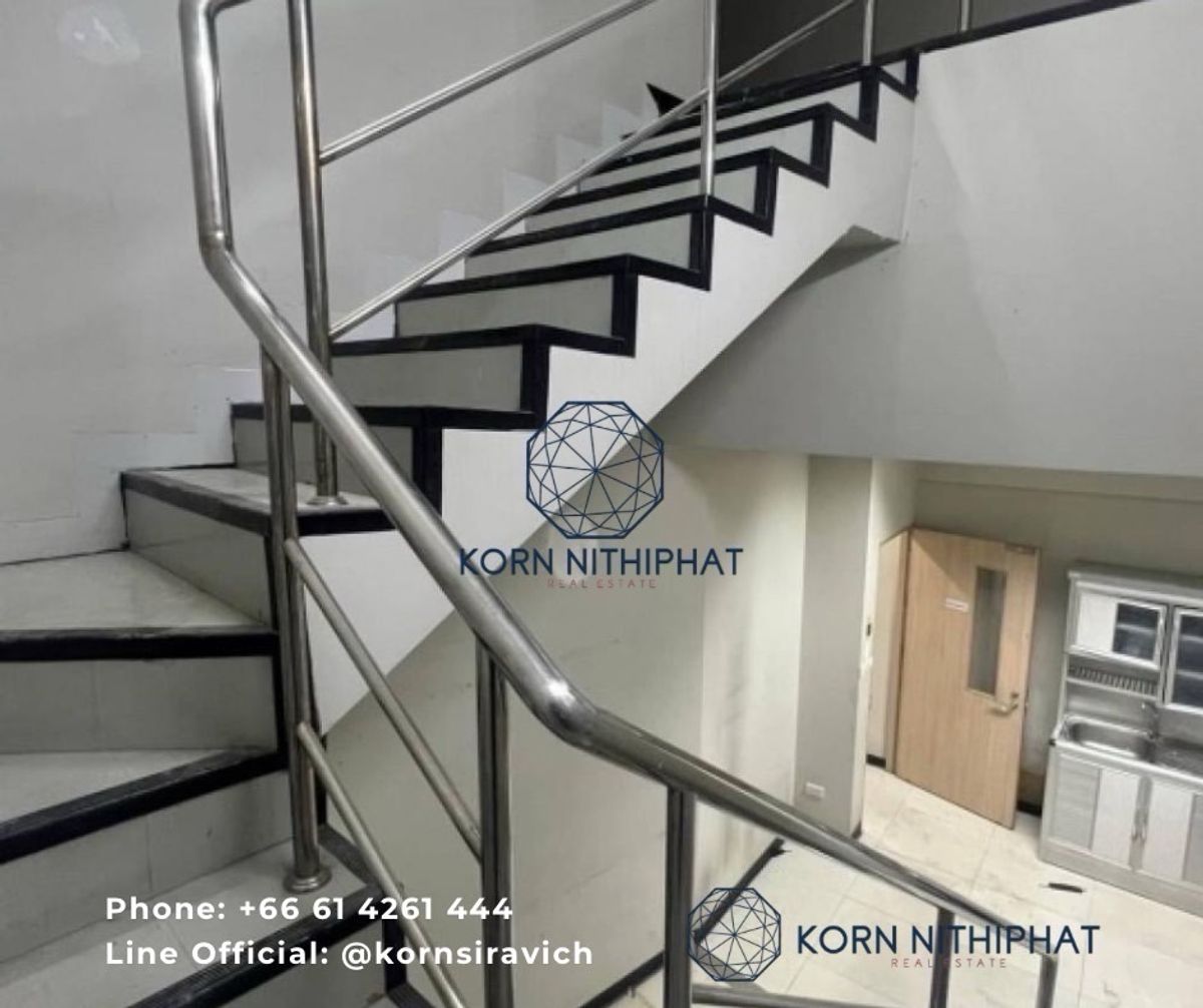 ให้เช่าอาคารพาณิชย์เยาวราช บางลำพู : ปล่อยเช่า อาคาร 3 คูหา 4 ชั้น ริมถนนเยาวราช แหล่งท่องเที่ยว ต่างชาติ ใกล้ รถไฟฟ้า MRT วัดมังกร 450 เมตร ทำเลดี ตึกเด่น เข้าออกง่าย เหมาะค้าขายเชิงพาณิชย์ เช่าระยะยาวได้