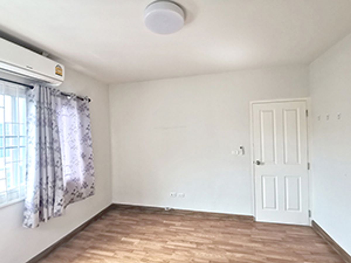 ขายทาวน์โฮมนนทบุรี บางใหญ่ บางบัวทอง : ขายทาวน์โฮม 2,200,000 (พร้อมผู้เช่า) - ซอยรร.สารสาสน์บางบัวทอง ต่อรองได้!