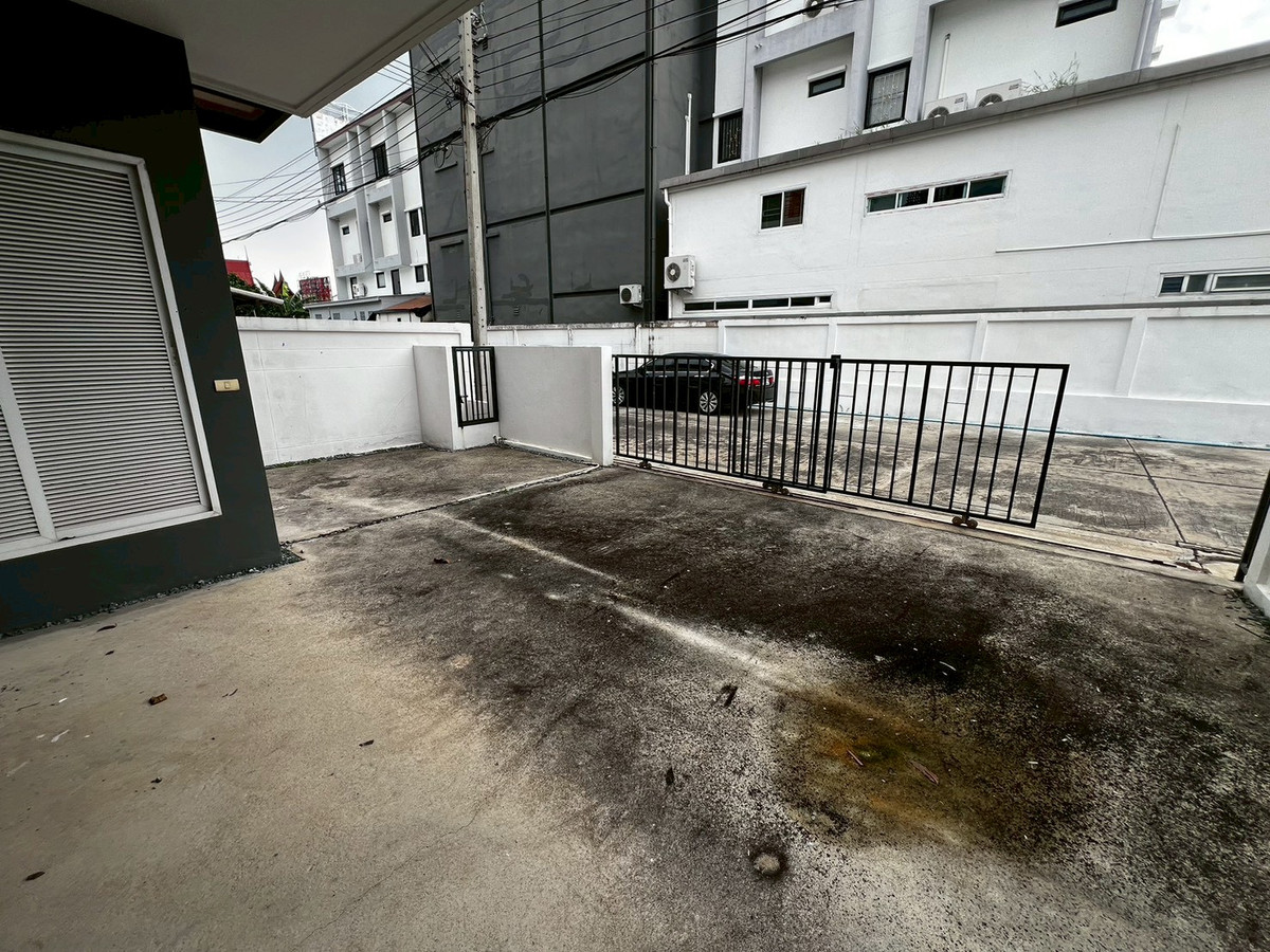 ให้เช่าทาวน์โฮมพระราม 5 ราชพฤกษ์ บางกรวย : บ้านแฝด จดบริษัท ทำออฟฟิศได้ หน้ากว้าง9เมตร ติดถนนราชพฤกษ์ 3ห้องนอน 4ห้องน้ำ