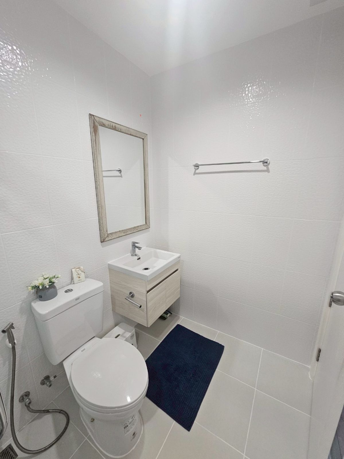 ให้เช่าคอนโดปิ่นเกล้า จรัญสนิทวงศ์ : เต็มตากับทีวี 65 นิ้ว ฟินจิกหมอกับซีรีย์ยาวไป ที่ Thana Astoria Pinklao