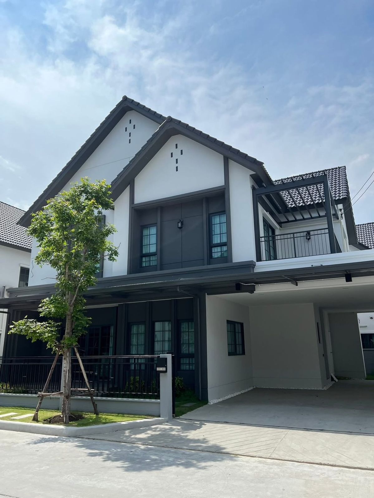 ให้เช่าบ้านบางนา แบริ่ง ลาซาล : M1225 ปล่อยเช่าบ้าน Centro bangna 