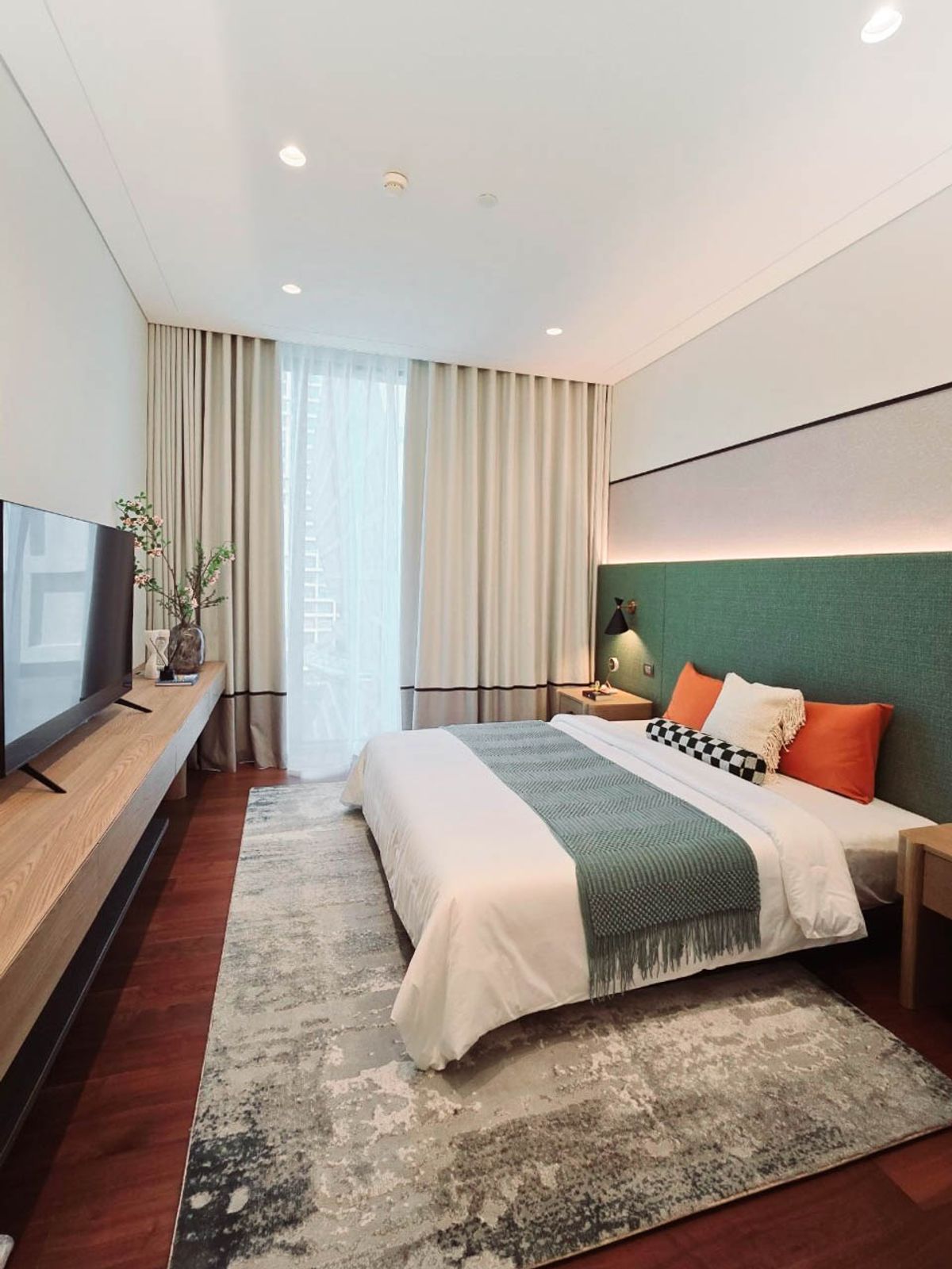 ให้เช่าคอนโดวิทยุ ชิดลม หลังสวน : Exclusive เฉพาะ Shinyu ให้เช่า Residence at Sindhorn Kempinski ราคา 300,000 บาท/เดือน [MNr250517]