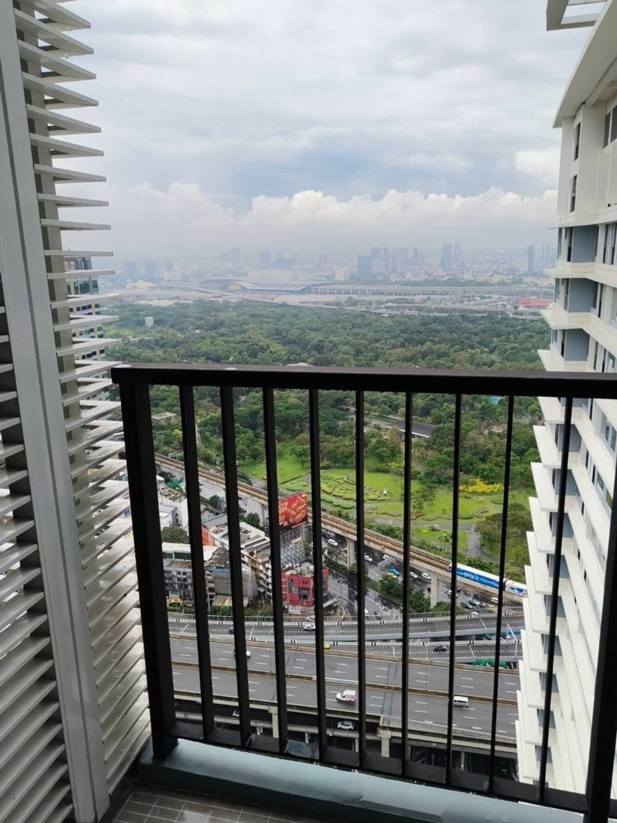 ให้เช่าคอนโดลาดพร้าว เซ็นทรัลลาดพร้าว : ให้เช่า คอนโด  The Saint Residences ห้าแยกลาดพร้าว
 ขนาด 57  ตร.ม 2นอน 2น้ำ
 ราคา  28,000/เดือน