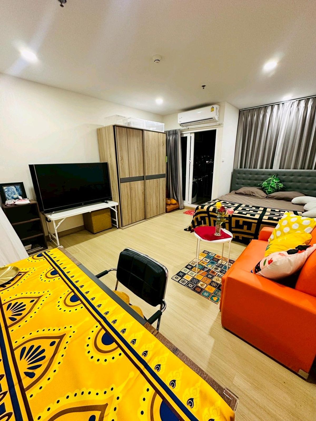 ให้เช่าคอนโดรามคำแหง หัวหมาก : supalai veranda 17floor good view 32sqm. seperate kitchen only11000 per month please add line id paolin1