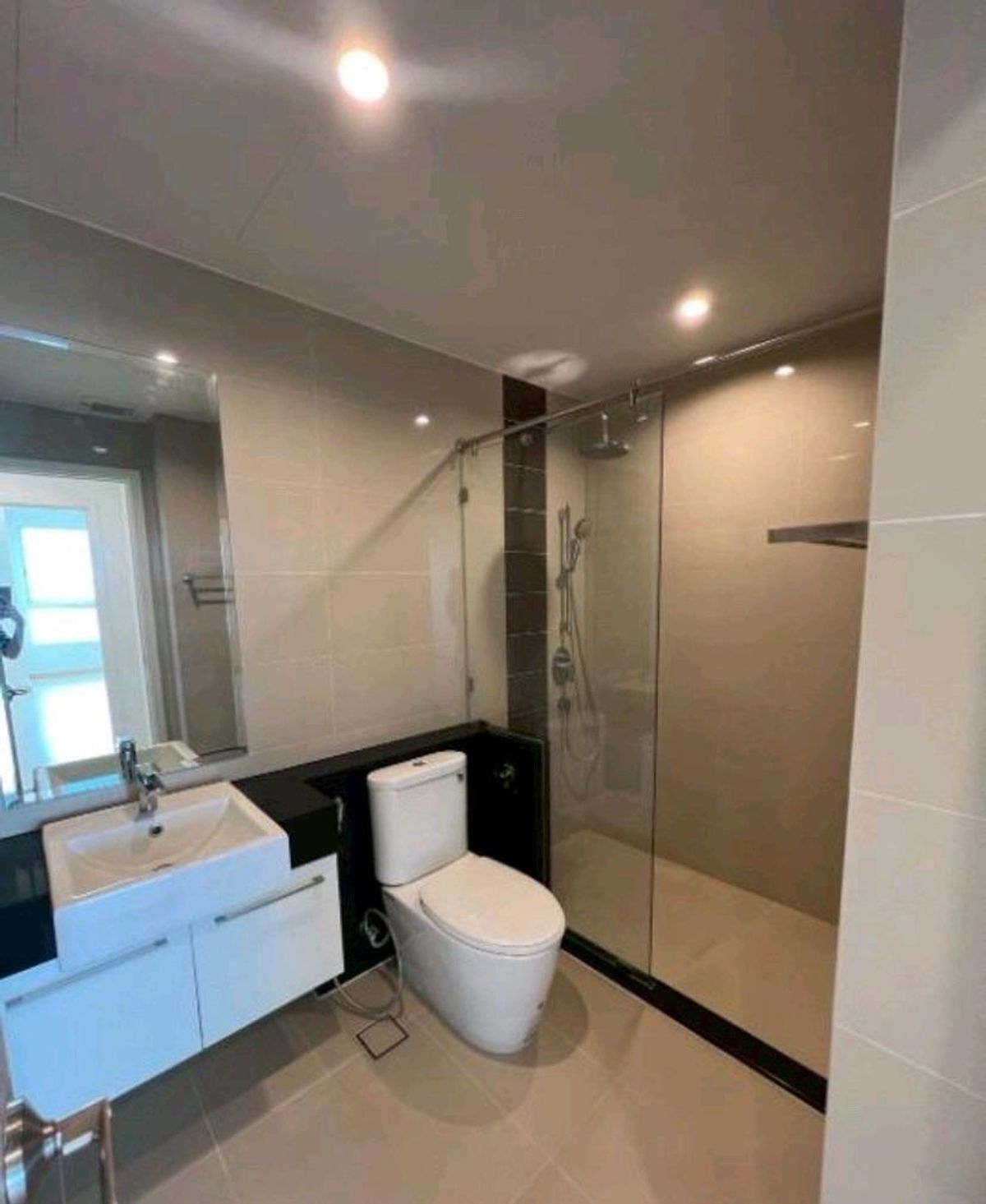 ให้เช่าคอนโดสาทร นราธิวาส : ให้เช่า คอนโดศุภาลัย ไลท์ รัชดา นราธิวาส สาธร ชั้น8 ขนาด 35 ตร.ม  ครบพร้อมอยู่