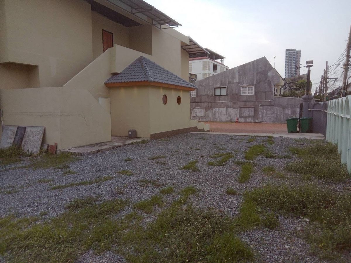 ให้เช่าร้านค้า/ตลาดนัดสะพานควาย จตุจักร : ปล่อยเช่า บ้านเช่าทำธุรกิจ อินทามระ 3 บนที่ดิน 307 ตารางวา จอดรถได้หลายคัน ทำเล ย่าน อารีย์ - พญาไท กรุงเทพมหานคร 