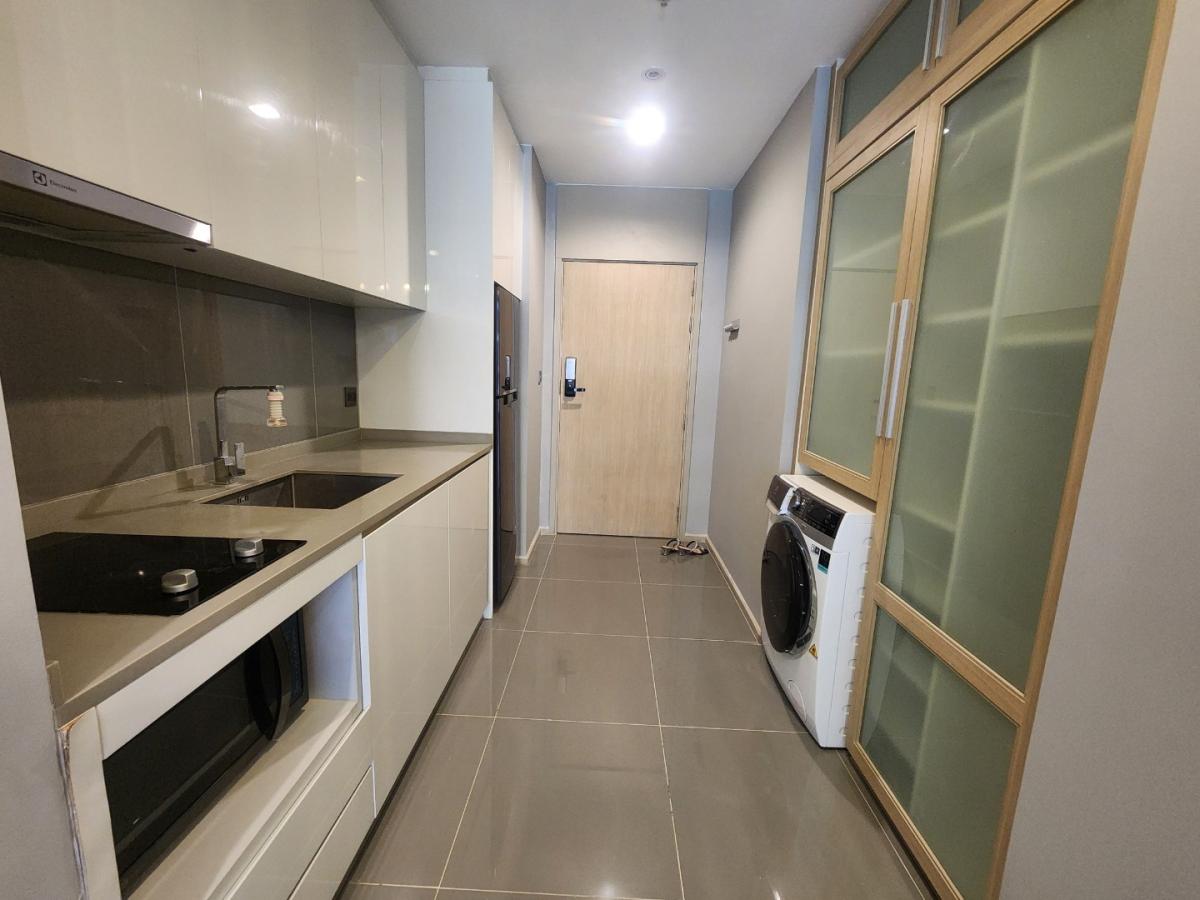 ขายคอนโดสุขุมวิท อโศก ทองหล่อ : 🔥ขายด่วน + 🔥เอ็ม ทองหล่อ 10 ใกล้ BTS เอกมัย เฟอร์นิเจอร์ครบ พร้อมเข้าอยู่