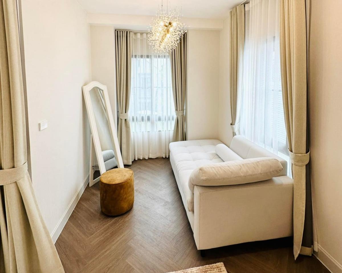 For SaleHousePattanakan, Srinakarin : 🔥Urgent Sale + 🔥Nantawan Rama 9 - New Krungthep Kreetha Intersection, near the Sirat Expressway entrance and exit, near the Kanchanaphisek Ring Road, fully furnished, ready to move in.