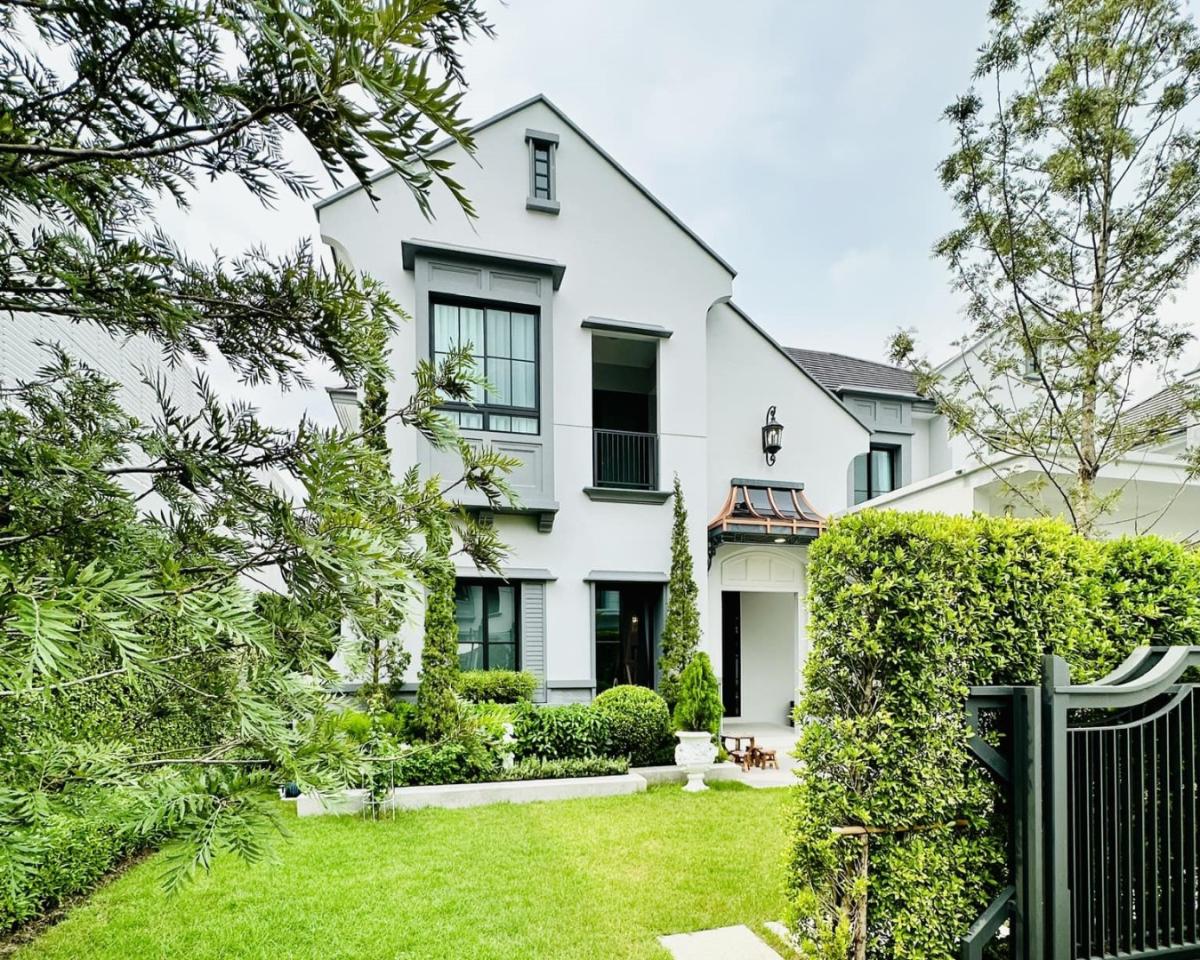 For SaleHousePattanakan, Srinakarin : 🔥Urgent Sale + 🔥Nantawan Rama 9 - New Krungthep Kreetha Intersection, near the Sirat Expressway entrance and exit, near the Kanchanaphisek Ring Road, fully furnished, ready to move in.