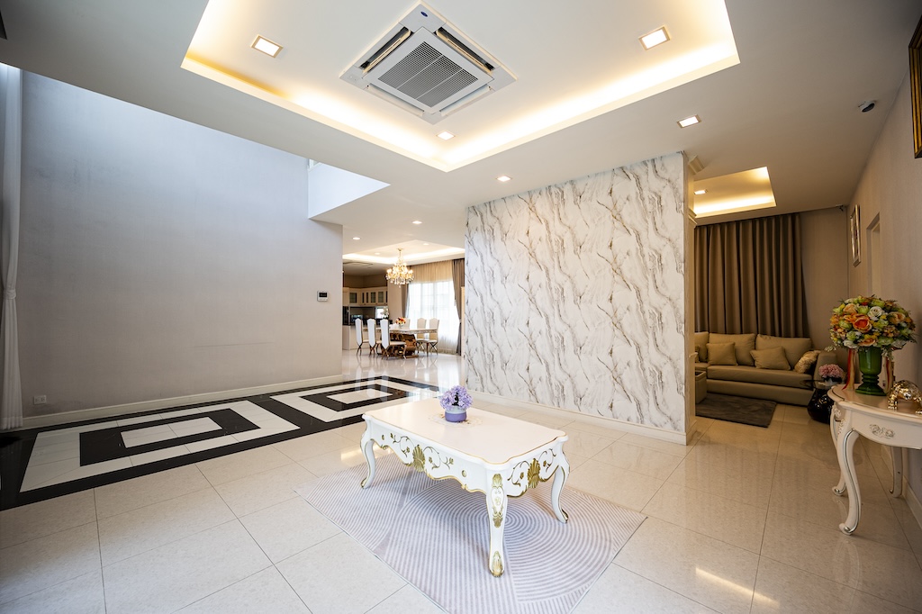 ขายบ้านบางนา แบริ่ง ลาซาล : 🔥ขายด่วน + 🔥นาราสิริ บางนา ใกล้ Mega บางนา และสนามบินสุวรรณภูมิ เฟอร์นิเจอร์ครบ พร้อมเข้าอยู่