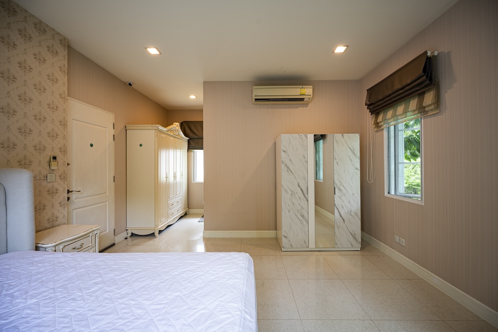 ขายบ้านบางนา แบริ่ง ลาซาล : 🔥ขายด่วน + 🔥นาราสิริ บางนา ใกล้ Mega บางนา และสนามบินสุวรรณภูมิ เฟอร์นิเจอร์ครบ พร้อมเข้าอยู่