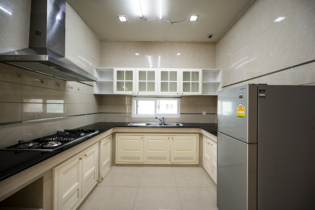 ขายบ้านบางนา แบริ่ง ลาซาล : 🔥ขายด่วน + 🔥นาราสิริ บางนา ใกล้ Mega บางนา และสนามบินสุวรรณภูมิ เฟอร์นิเจอร์ครบ พร้อมเข้าอยู่