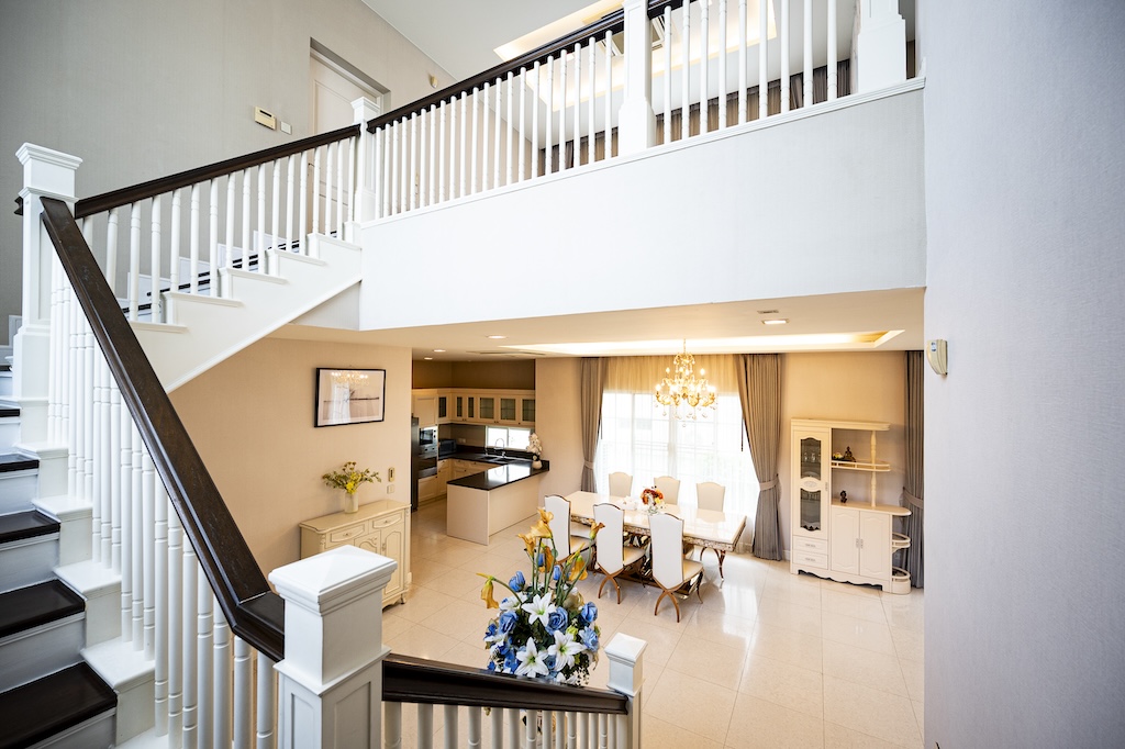 ขายบ้านบางนา แบริ่ง ลาซาล : 🔥ขายด่วน + 🔥นาราสิริ บางนา ใกล้ Mega บางนา และสนามบินสุวรรณภูมิ เฟอร์นิเจอร์ครบ พร้อมเข้าอยู่