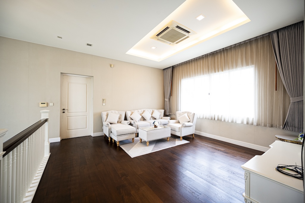 ขายบ้านบางนา แบริ่ง ลาซาล : 🔥ขายด่วน + 🔥นาราสิริ บางนา ใกล้ Mega บางนา และสนามบินสุวรรณภูมิ เฟอร์นิเจอร์ครบ พร้อมเข้าอยู่