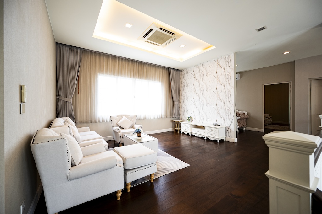 ขายบ้านบางนา แบริ่ง ลาซาล : 🔥ขายด่วน + 🔥นาราสิริ บางนา ใกล้ Mega บางนา และสนามบินสุวรรณภูมิ เฟอร์นิเจอร์ครบ พร้อมเข้าอยู่