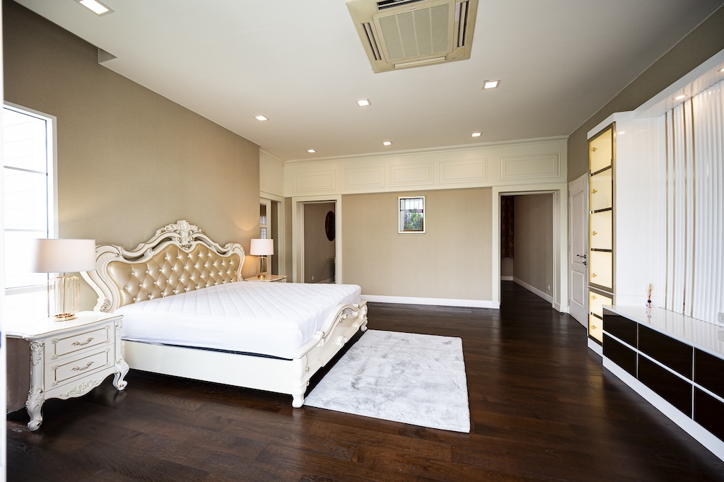 ขายบ้านบางนา แบริ่ง ลาซาล : 🔥ขายด่วน + 🔥นาราสิริ บางนา ใกล้ Mega บางนา และสนามบินสุวรรณภูมิ เฟอร์นิเจอร์ครบ พร้อมเข้าอยู่