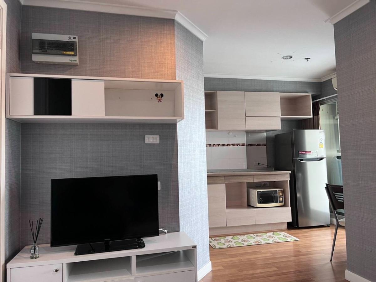 For RentCondoKhlongtoei, Kluaynamthai : 🔥Urgent Rent🔥 Lumpini Place Rama 4, fully furnished and equipped, near MRT Queen Sirikit National Convention Center and BTS Ekkamai.