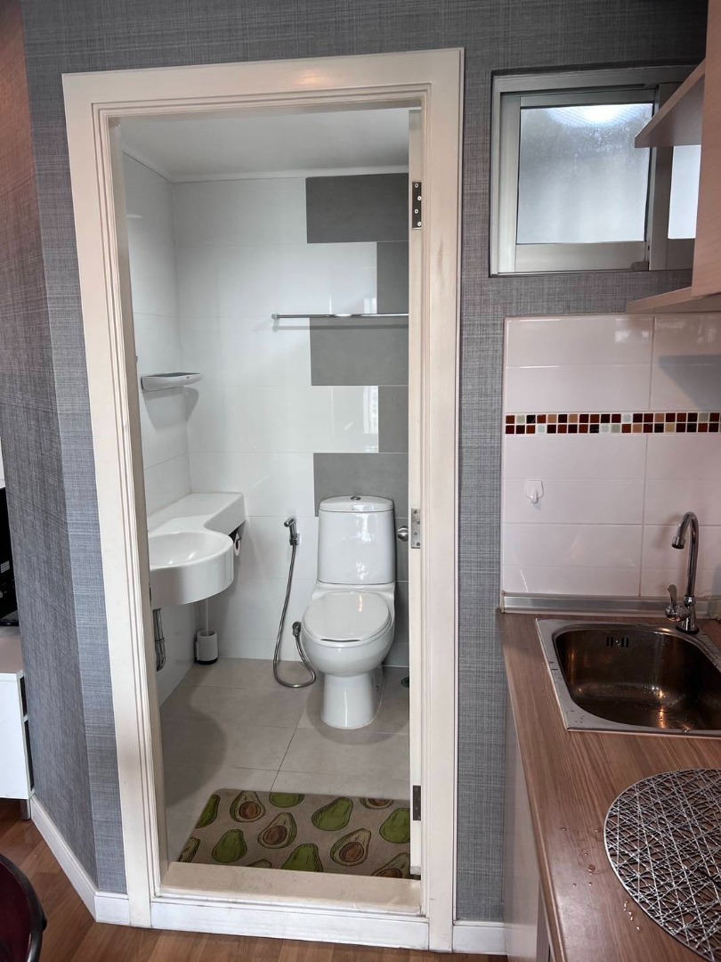 For RentCondoKhlongtoei, Kluaynamthai : 🔥Urgent Rent🔥 Lumpini Place Rama 4, fully furnished and equipped, near MRT Queen Sirikit National Convention Center and BTS Ekkamai.