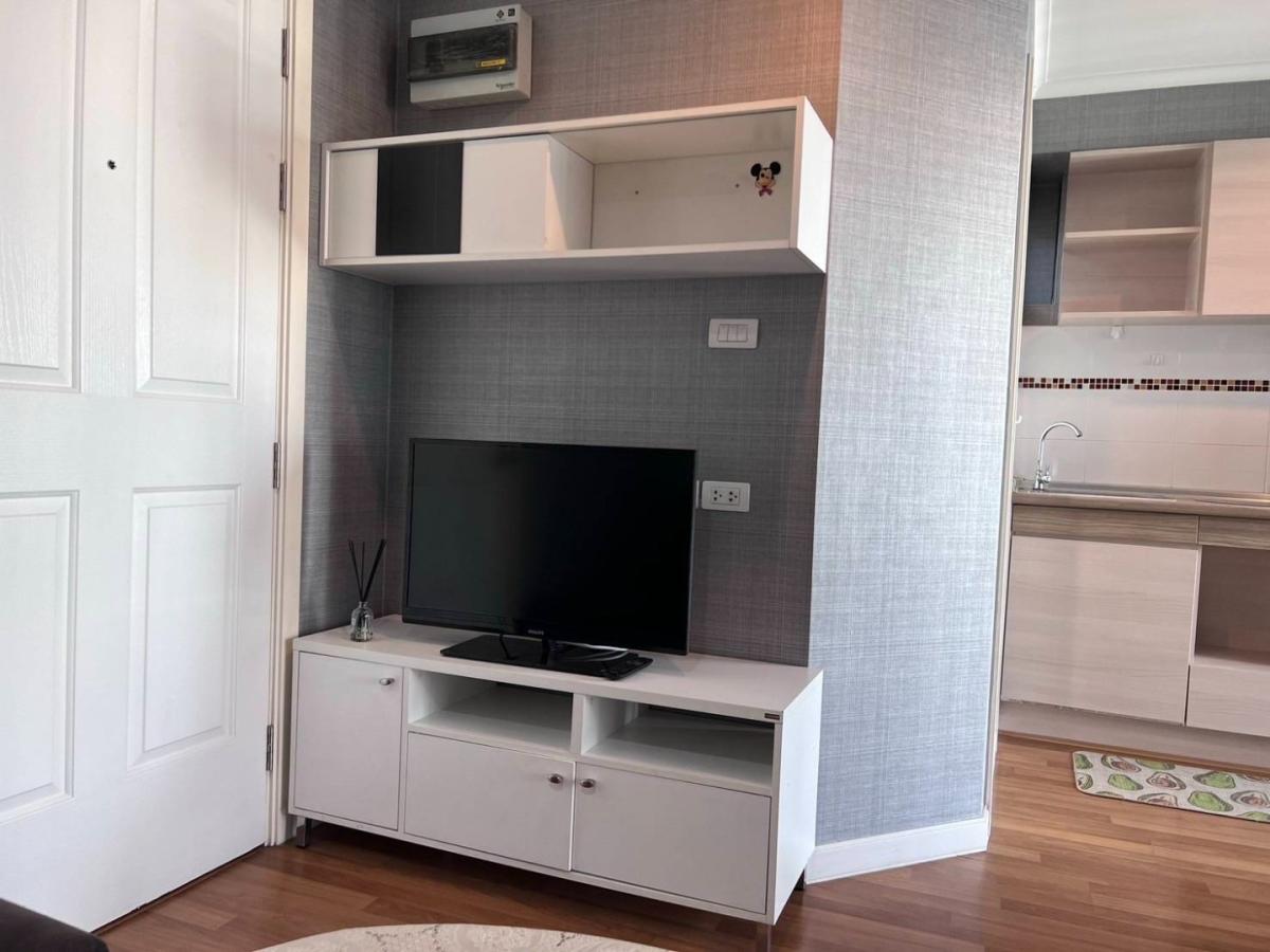 For RentCondoKhlongtoei, Kluaynamthai : 🔥Urgent Rent🔥 Lumpini Place Rama 4, fully furnished and equipped, near MRT Queen Sirikit National Convention Center and BTS Ekkamai.