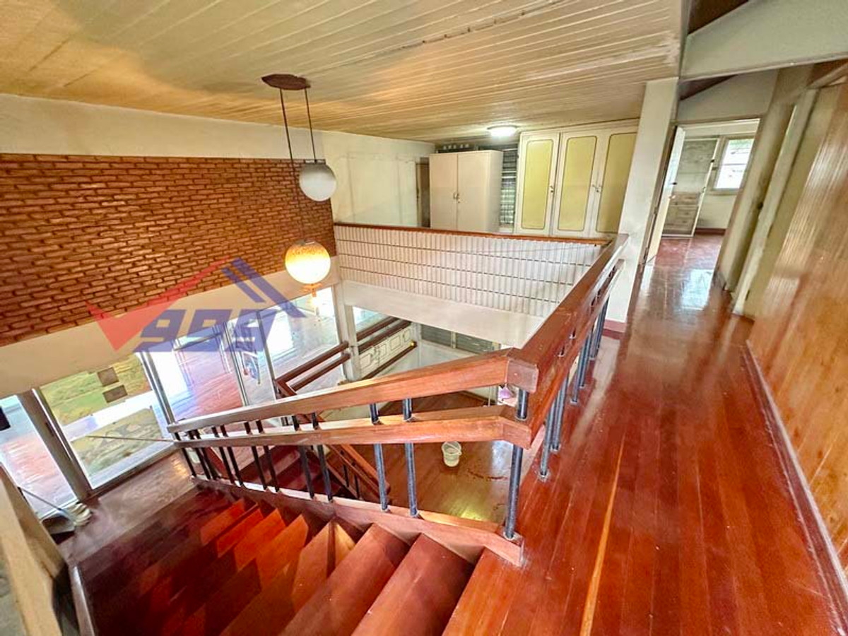 For SaleHouseBang Sue, Wong Sawang, Tao Pun : Land for sale with a house with a 2 -story house with a style near MRT.