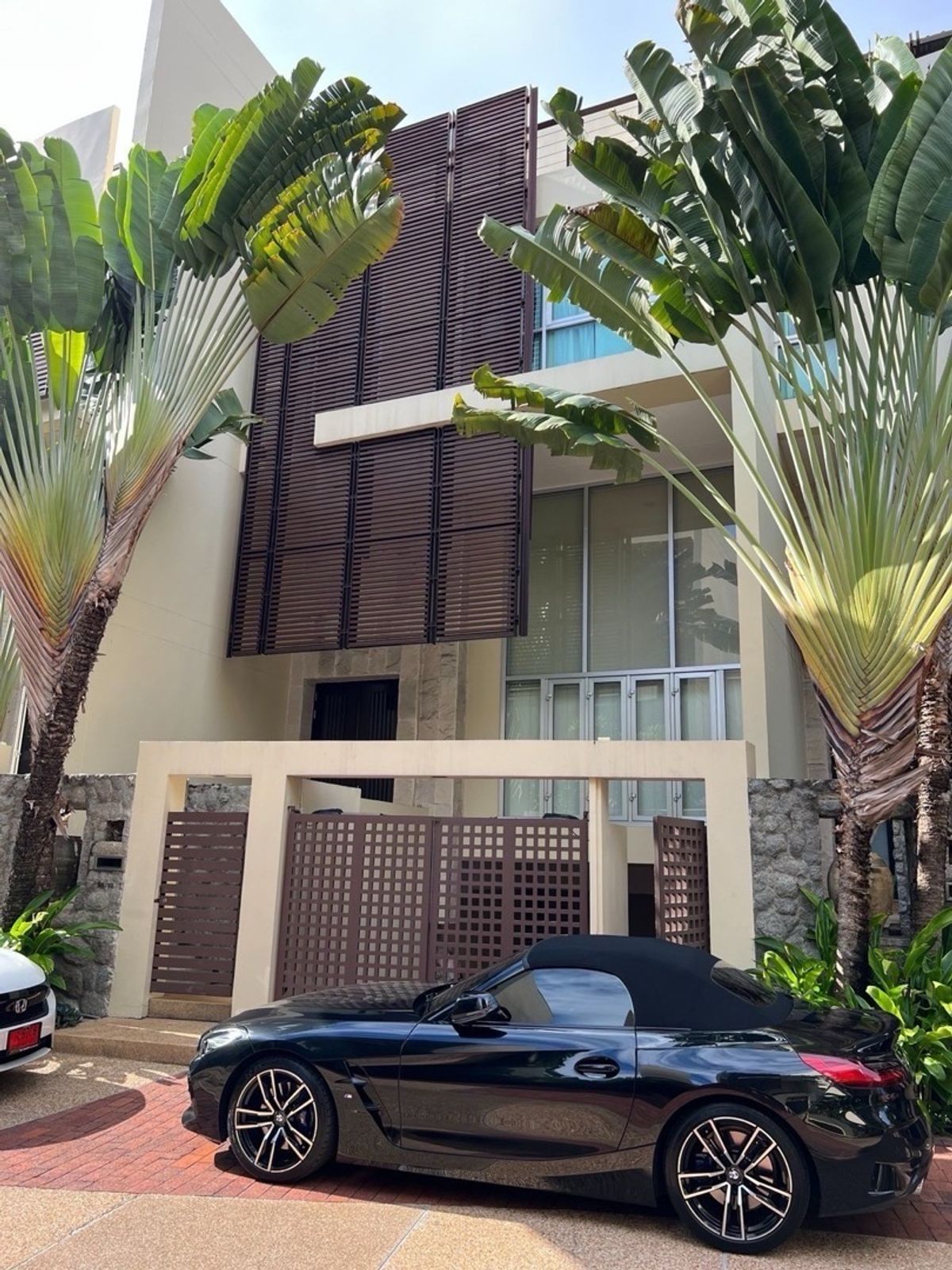 ขายทาวน์โฮมสาทร นราธิวาส : 📢👇Townhouse ใจกลาง สาทรเดินทางสะดวกได้หลายเส้นทาง ใกล้ สวนลุมพินี 