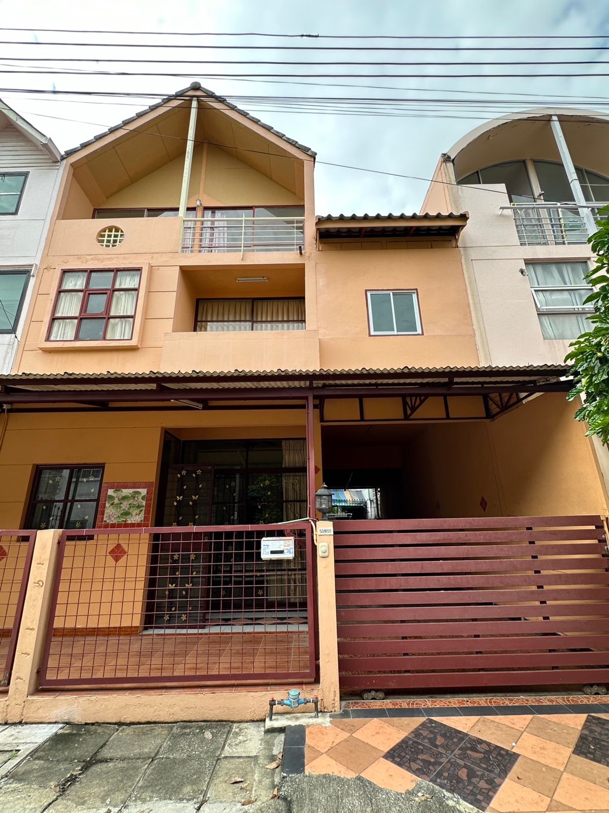 For SaleTownhomeChaengwatana, Muangthong : Townhouse for sale, Golf ball, premium, area of 25 sq.m., 3 bedrooms, 4 bathrooms