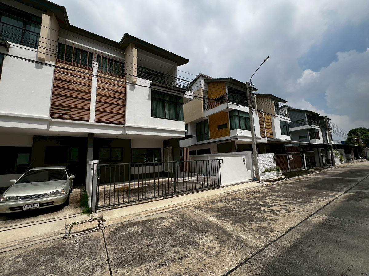 ให้เช่าทาวน์โฮมพระราม 5 ราชพฤกษ์ บางกรวย : บ้านแฝด จดบริษัท ทำออฟฟิศได้ หน้ากว้าง9เมตร ติดถนนราชพฤกษ์ 3ห้องนอน 4ห้องน้ำ