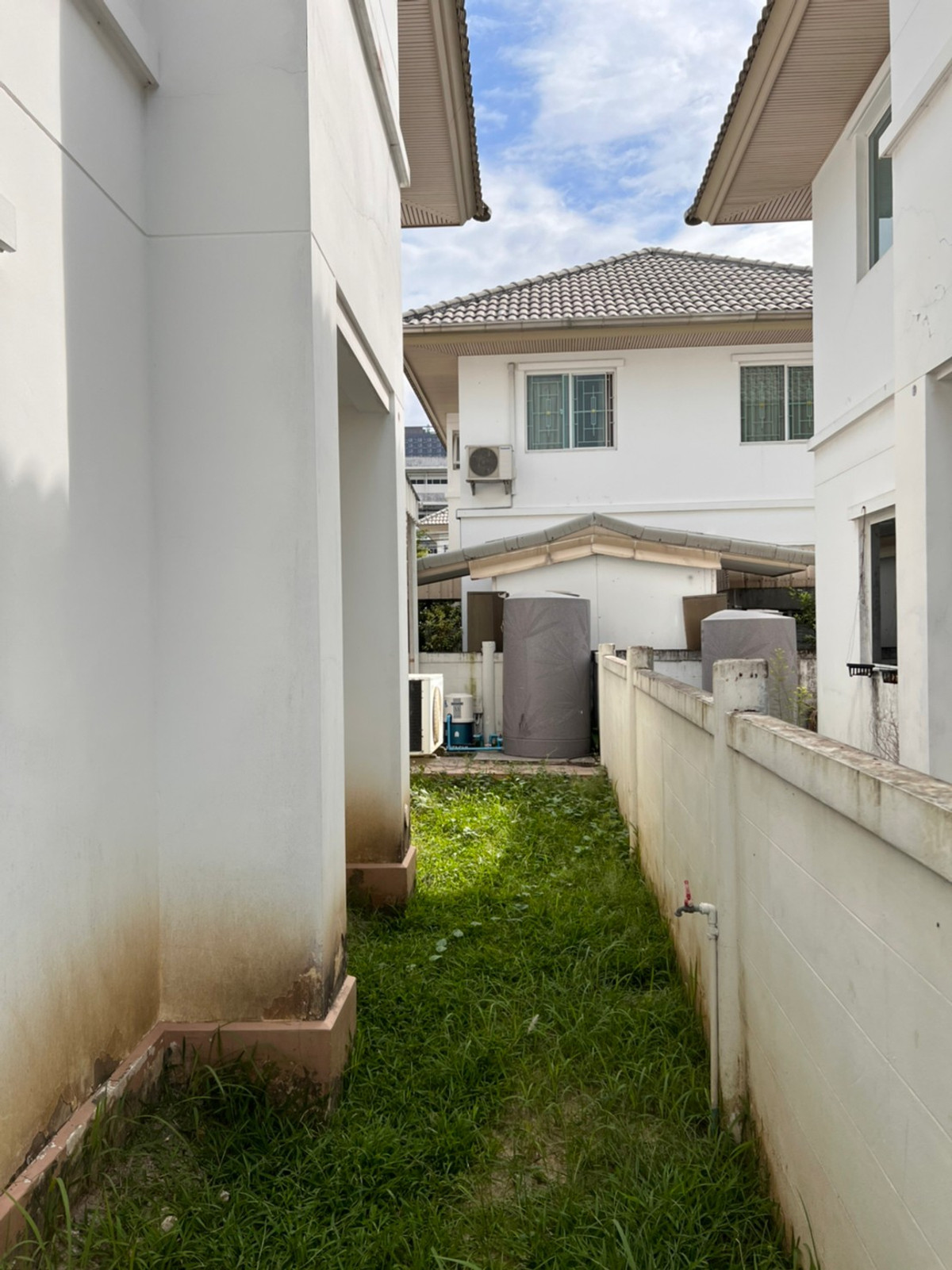 For RentHouseChaengwatana, Muangthong : house near Muang Thong Thani, 1 minute to Impact Arena, 5 minutes to Government Complex.