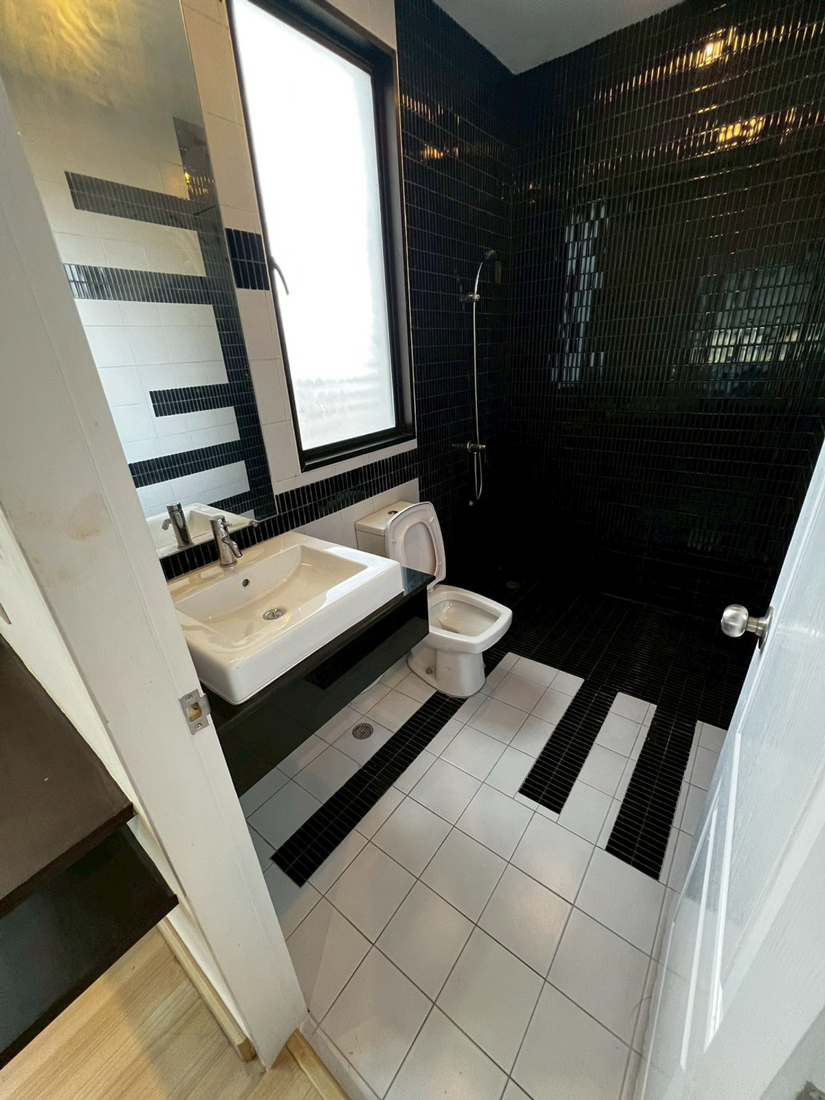 ให้เช่าทาวน์โฮมพระราม 5 ราชพฤกษ์ บางกรวย : บ้านแฝด จดบริษัท ทำออฟฟิศได้ หน้ากว้าง9เมตร ติดถนนราชพฤกษ์ 3ห้องนอน 4ห้องน้ำ