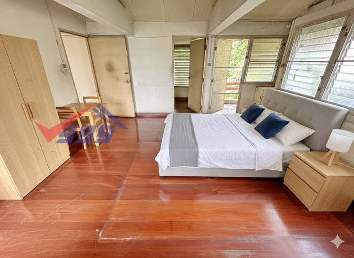 For SaleHouseBang Sue, Wong Sawang, Tao Pun : Land for sale with a house with a 2 -story house with a style near MRT.