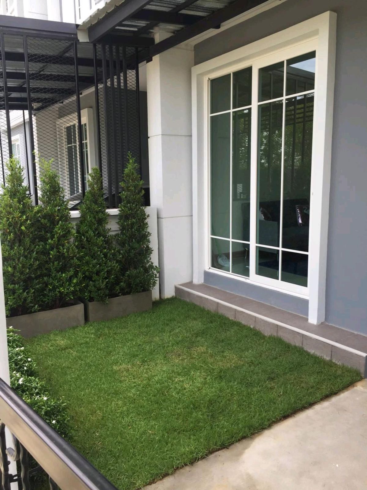 For RentTownhomeChiang Mai : 🌟 Rent a luxury townhome Opposite Kad Ruam Luck - complete with! 🌟 
 📍 Golden location near Central Festival - NIS International School