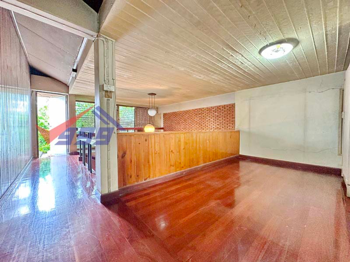 For SaleHouseBang Sue, Wong Sawang, Tao Pun : Land for sale with a house with a 2 -story house with a style near MRT.